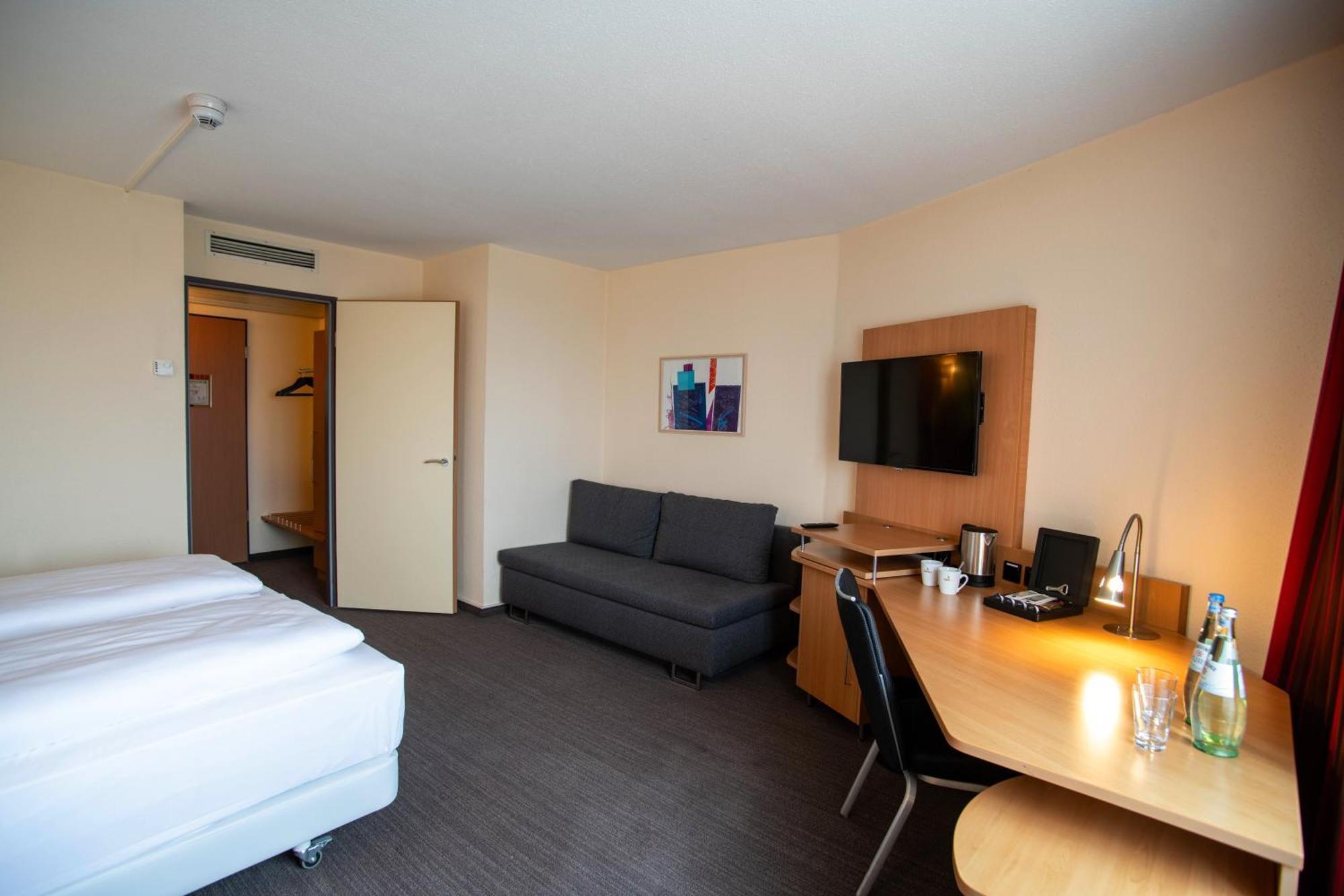 Best Western Conference Airporthotel Frankfurt Moerfelden Exterior photo