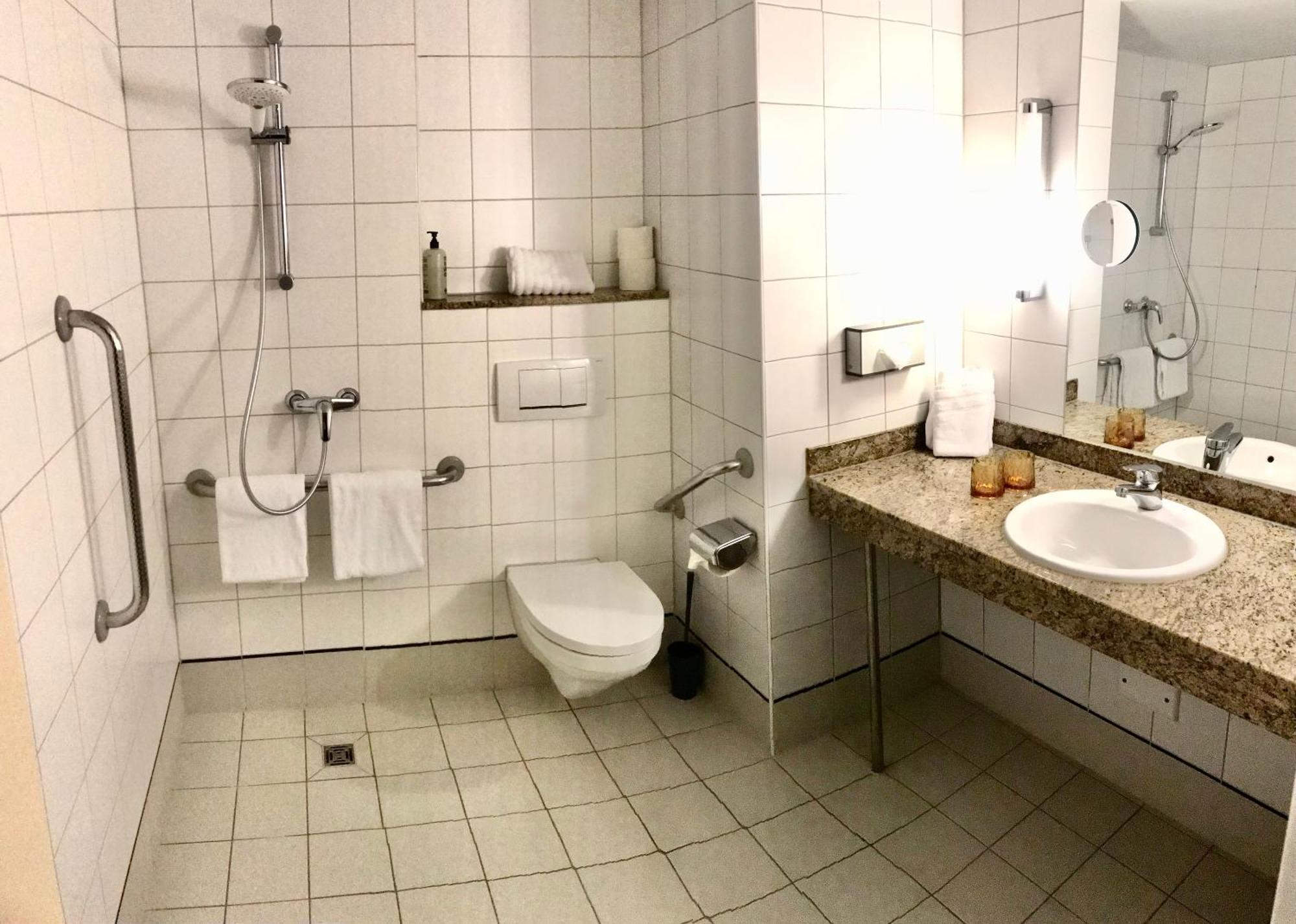 Best Western Conference Airporthotel Frankfurt Moerfelden Exterior photo